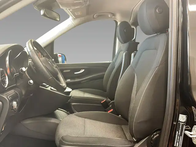 Mercedes-Benz V-Class view 9