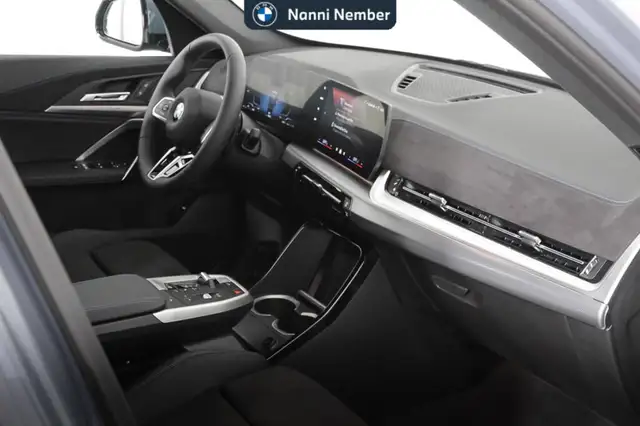 BMW X1 view 8