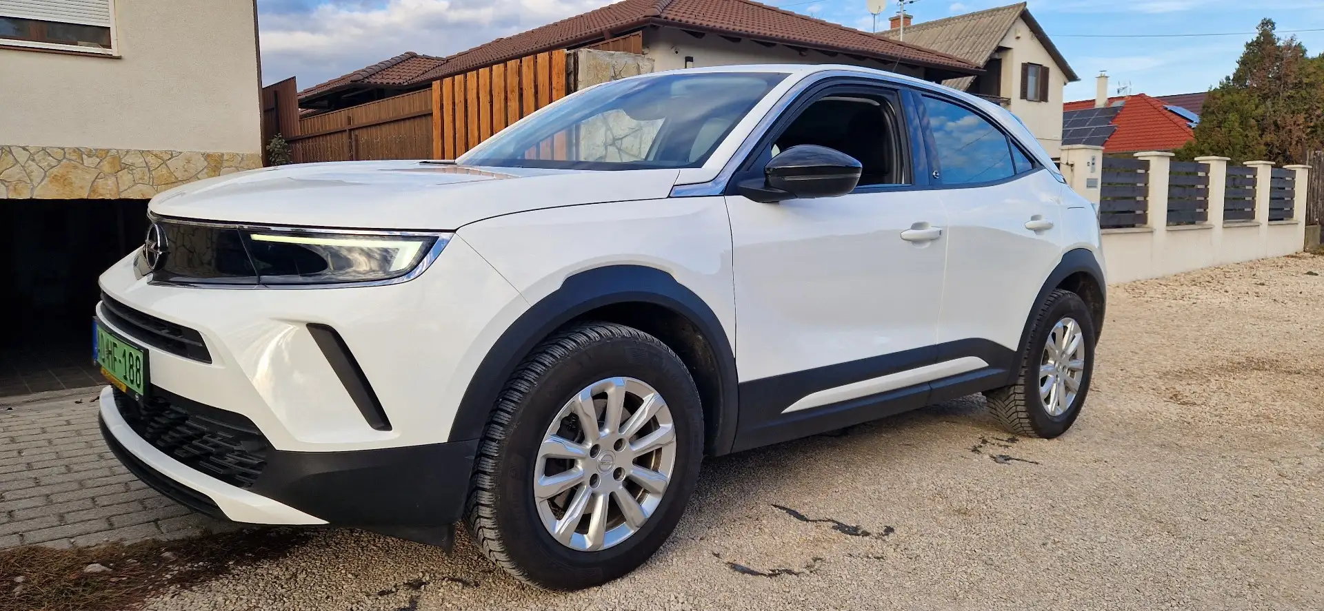 Opel Mokka-E Edition 50KWh.KAMERA.LED.NAVI.CARPLAY.SÁVTARTÓ.STB Weiß - 1
