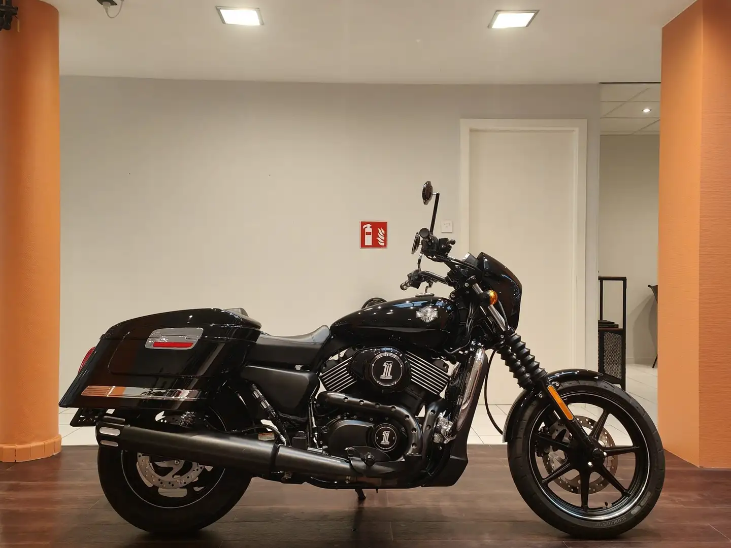 Harley-Davidson Street 750 Schwarz - 1