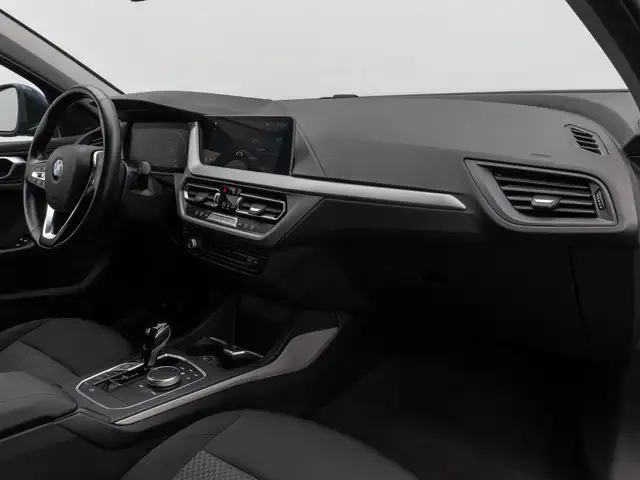 BMW 1 Series view 23