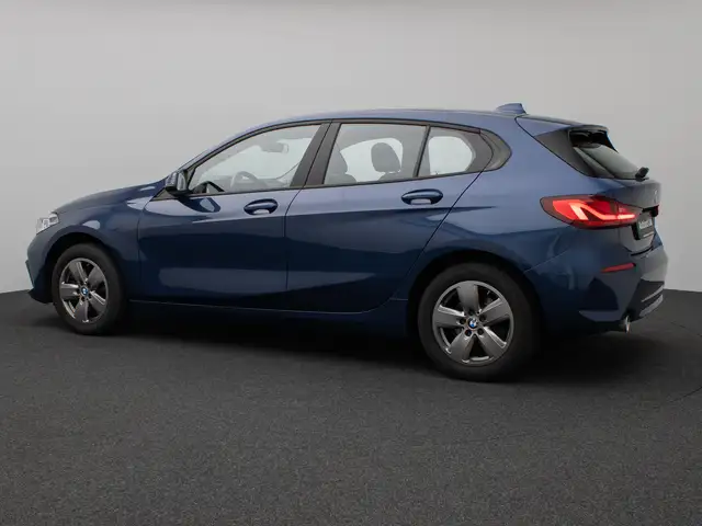 BMW 1 Series view 10