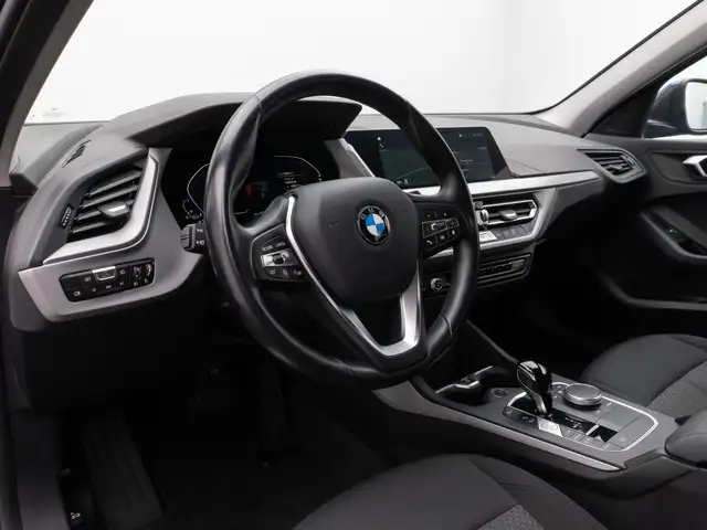 BMW 1 Series view 20
