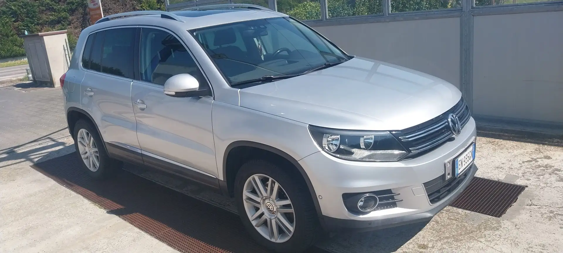 Volkswagen Tiguan 2.0 tdi bm Sport&Style 140cv - 1