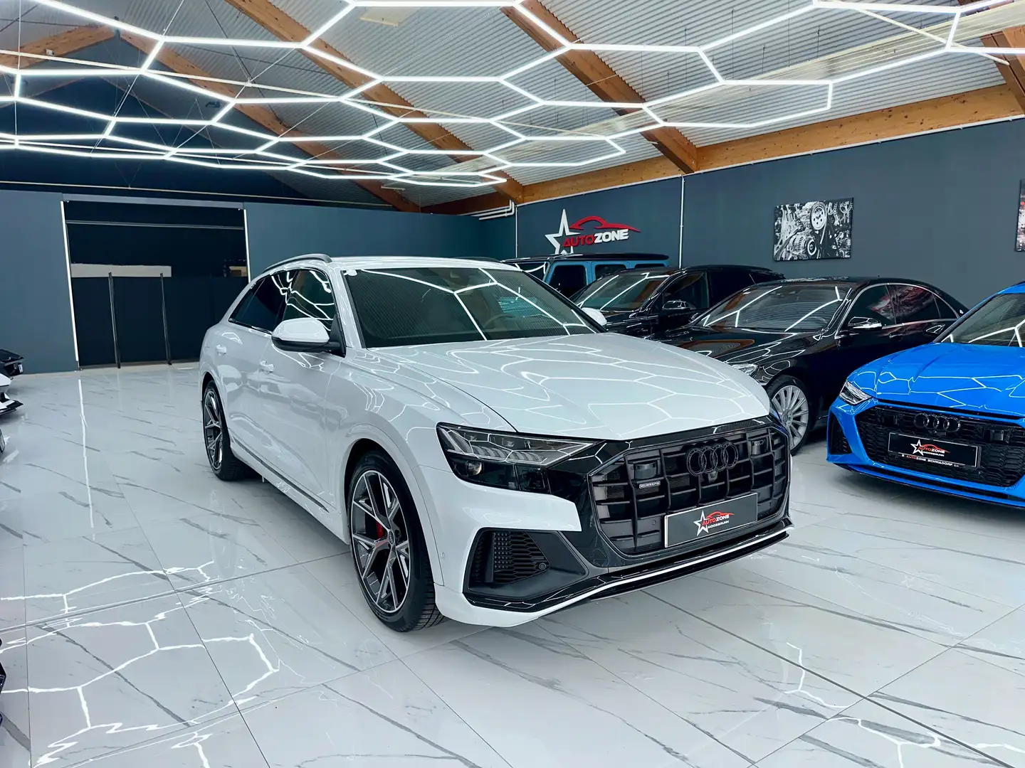 Audi Q8 55 TFSI e quattro 3 x S-Line Blanc - 1