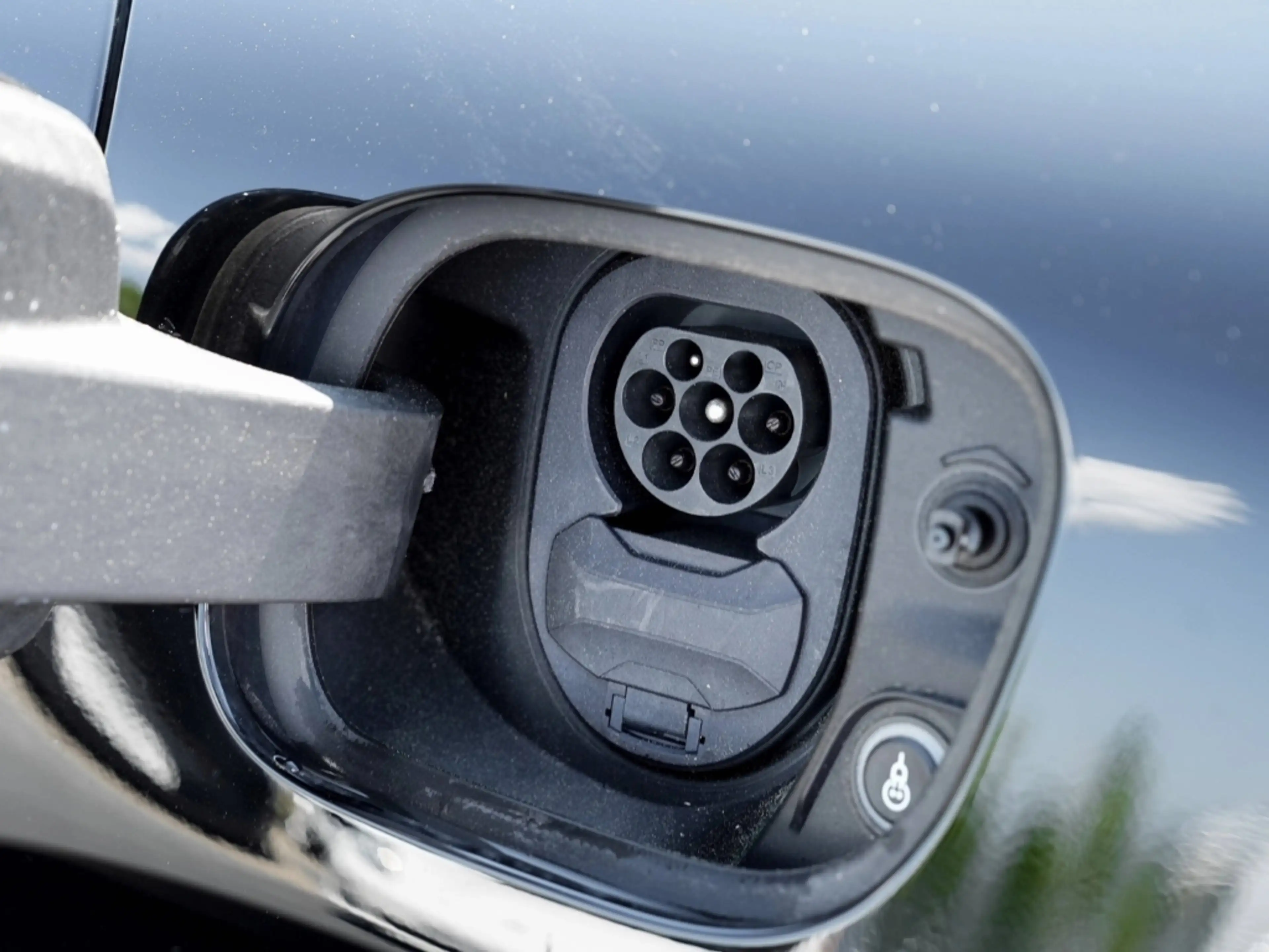 Porsche Macan 4 HA-Lenkung Surround-View Head-Up BOSE — photo 15
