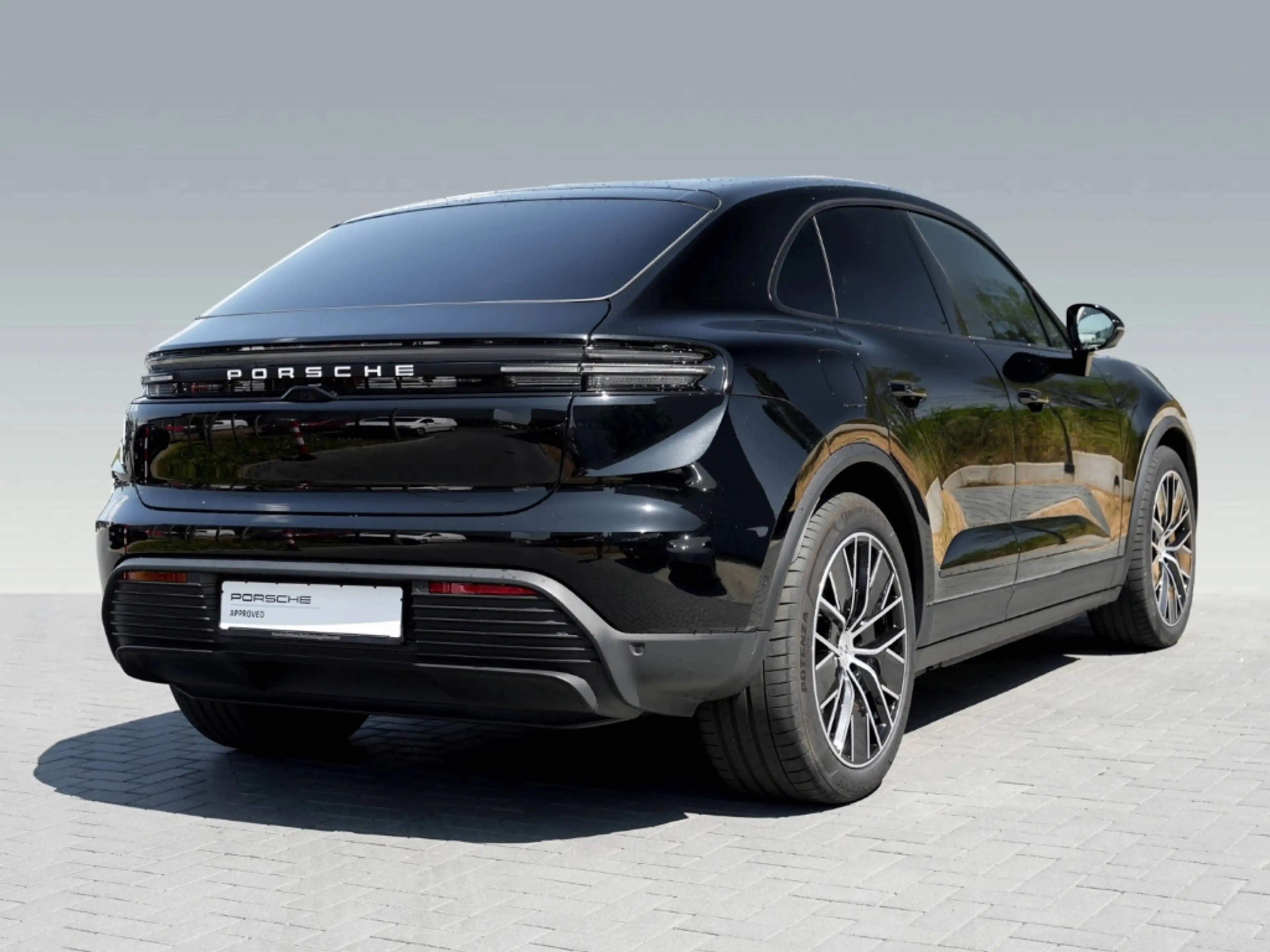 Porsche Macan 4 HA-Lenkung Surround-View Head-Up BOSE — photo 10