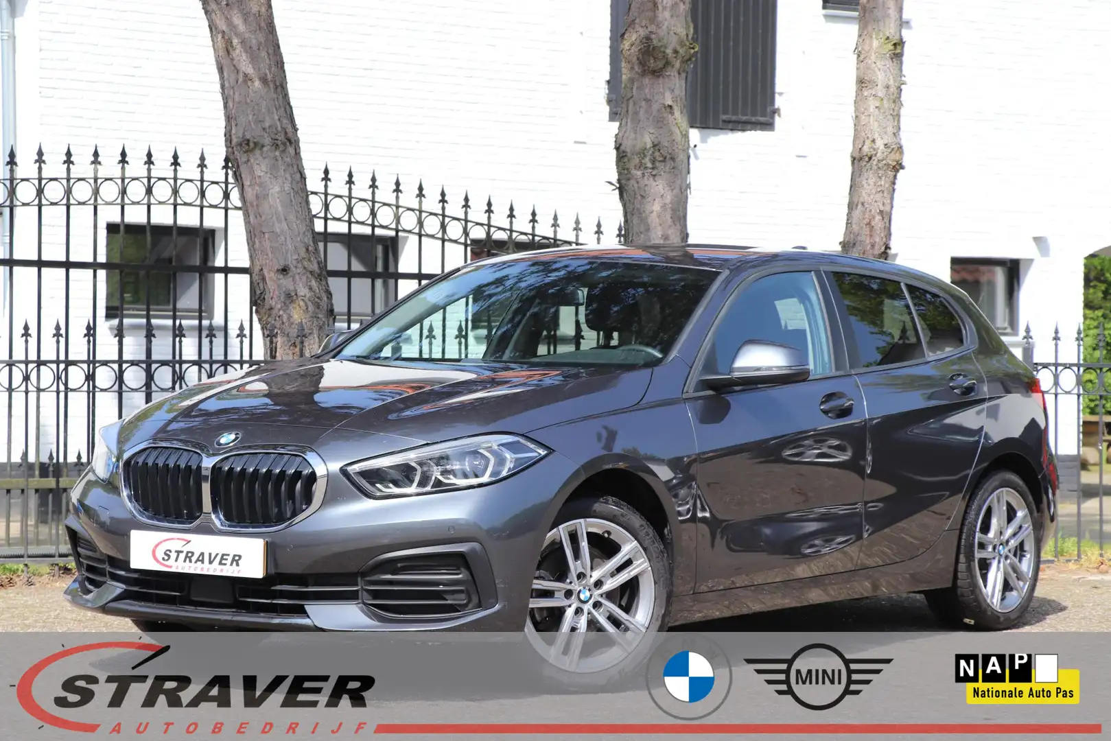 BMW 116 1-serie 116d Executive |Navi |PDC Grijs - 1