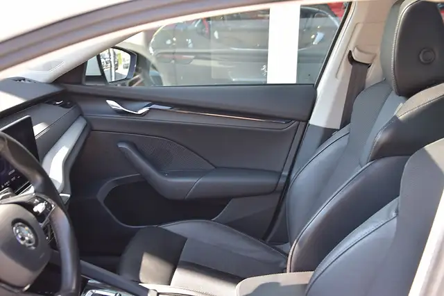 Skoda Octavia view 5