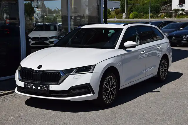 Skoda Octavia view 2