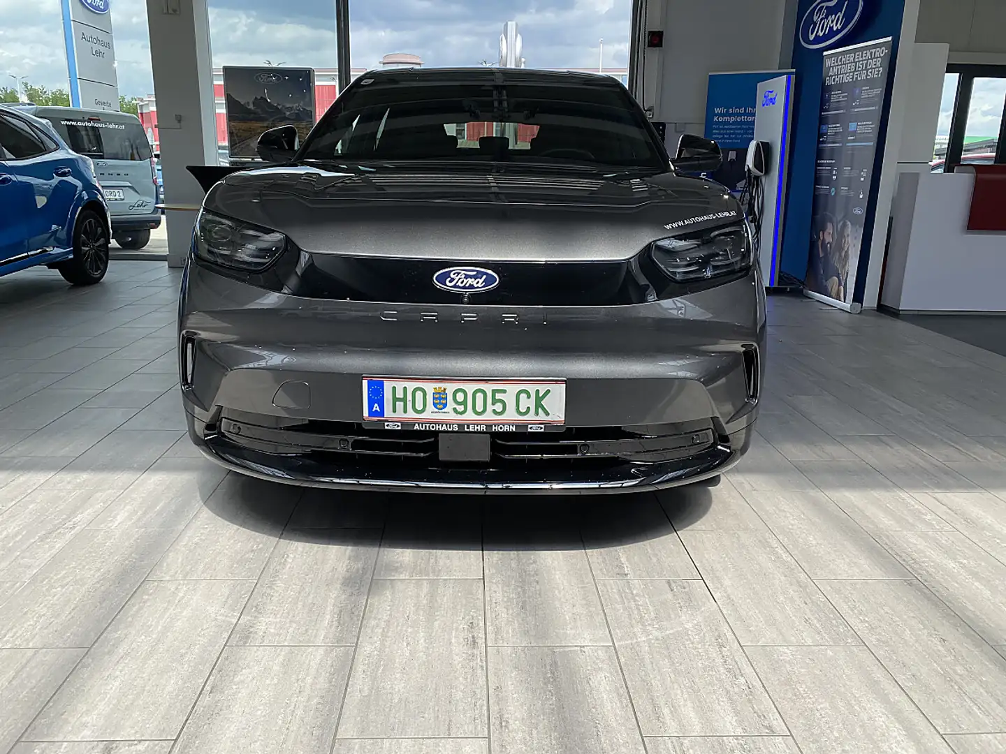 Ford Capri Elektro Extended Range Grau - 2