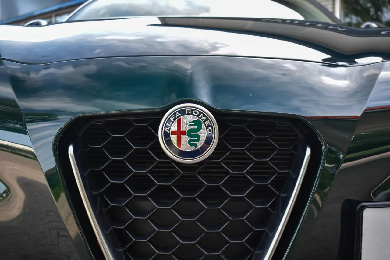 Alfa Romeo Giulia 2021 — фото 11