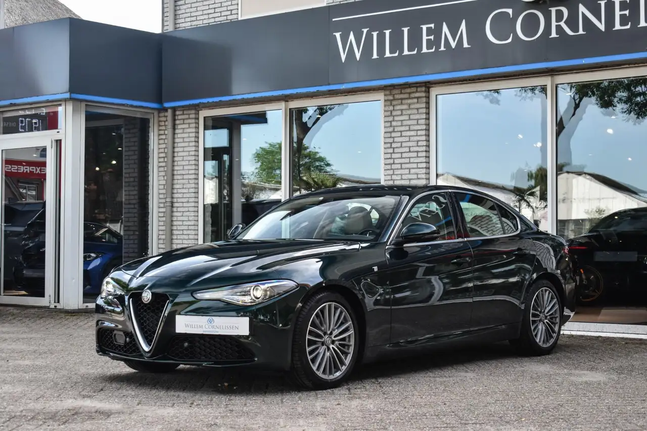 Alfa Romeo Giulia 2021 — фото 18