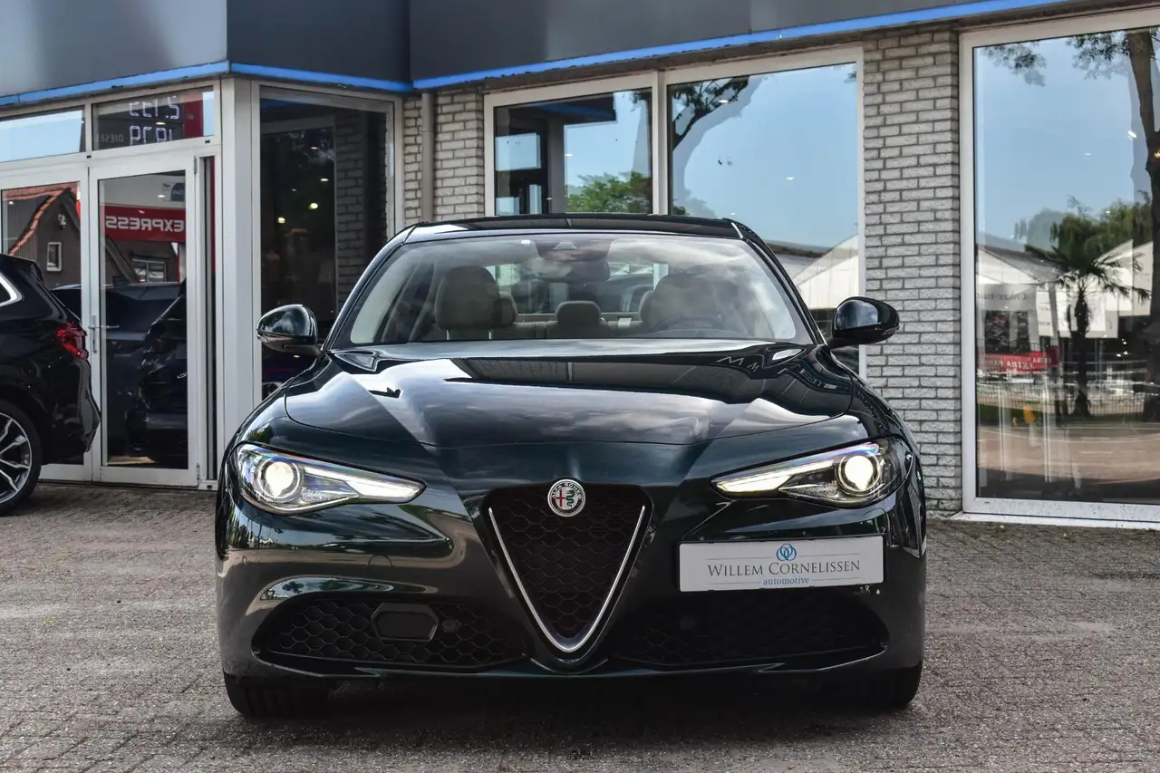 Alfa Romeo Giulia 2021 — фото 10