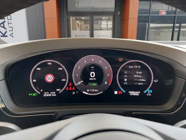 Porsche Cayenne view 11