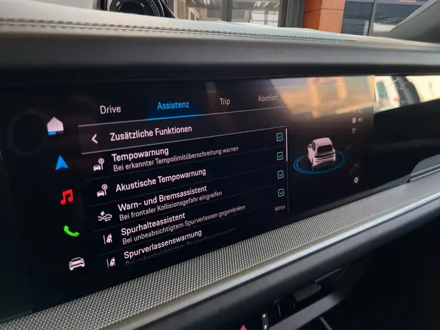 Porsche Cayenne view 13