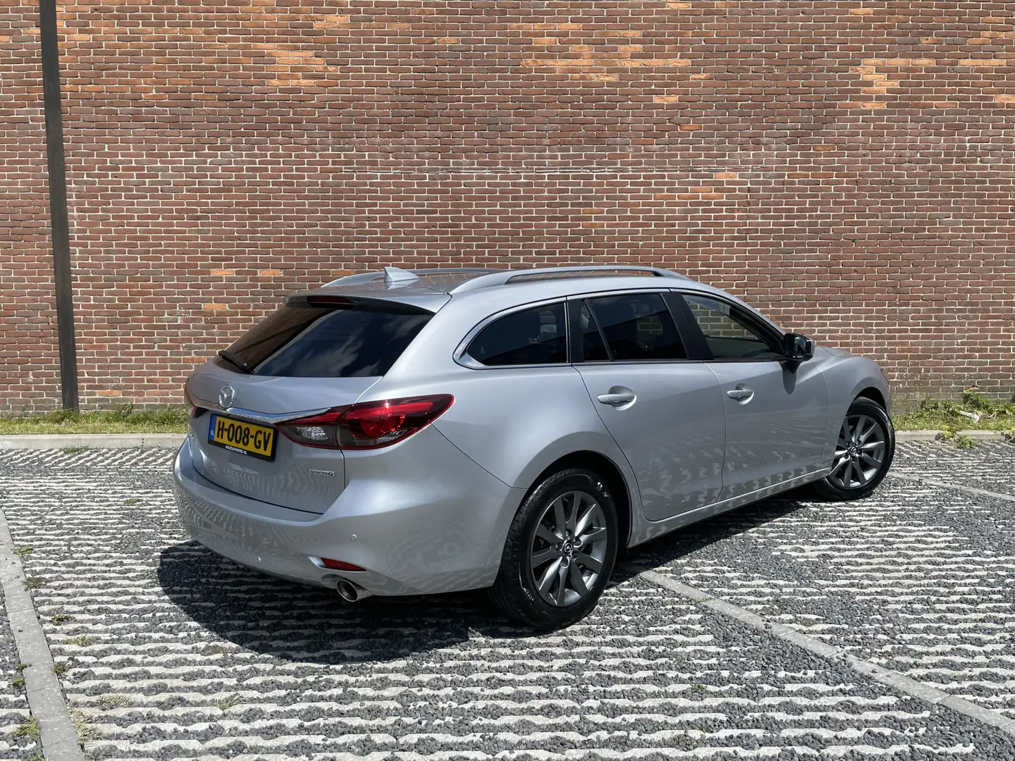 Mazda 6 Sportbreak 2.0 SkyActiv-G Comfort | AUTOMAAT | LED Gris - 2