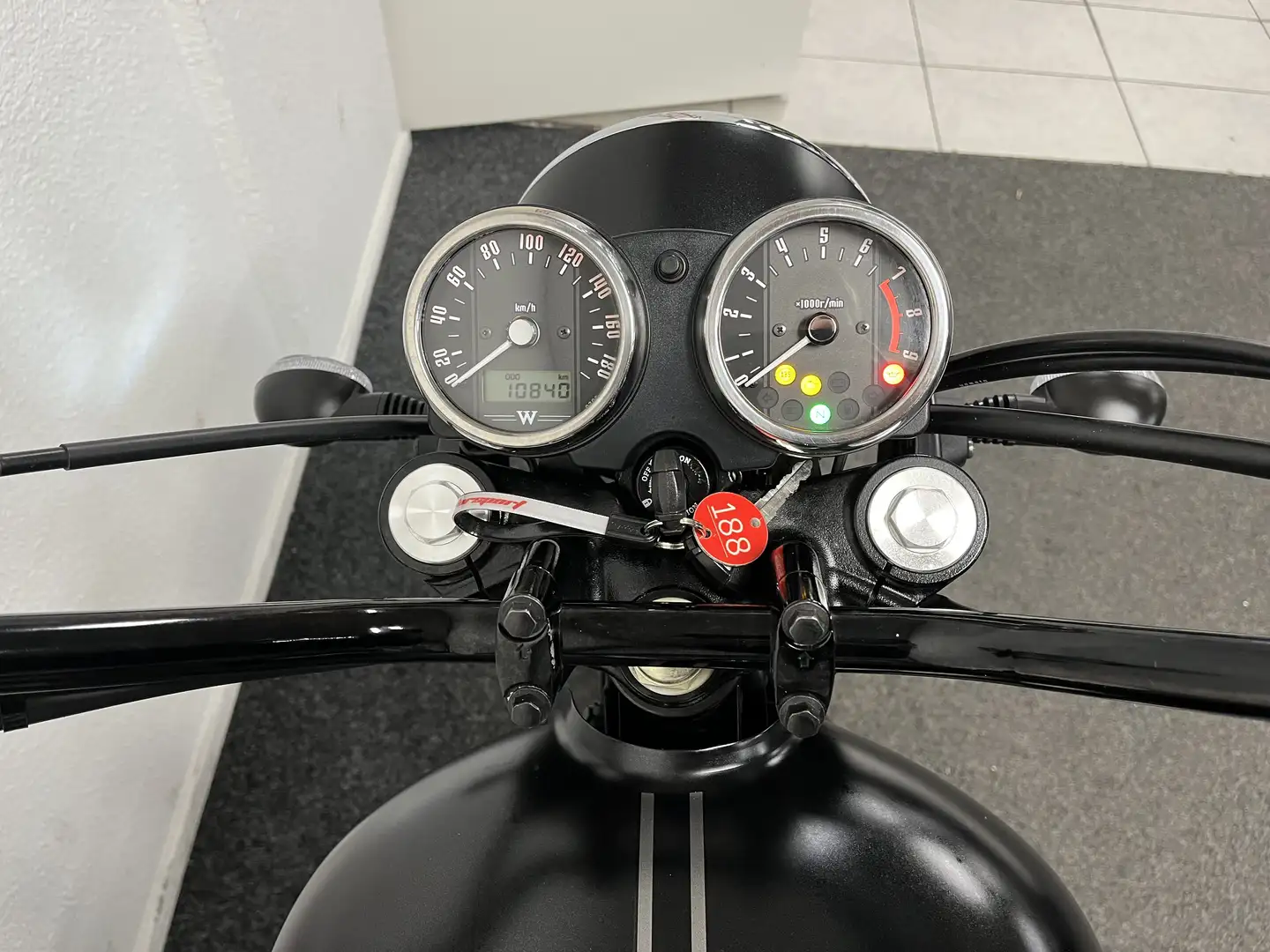 Kawasaki W 800 Negro - 2