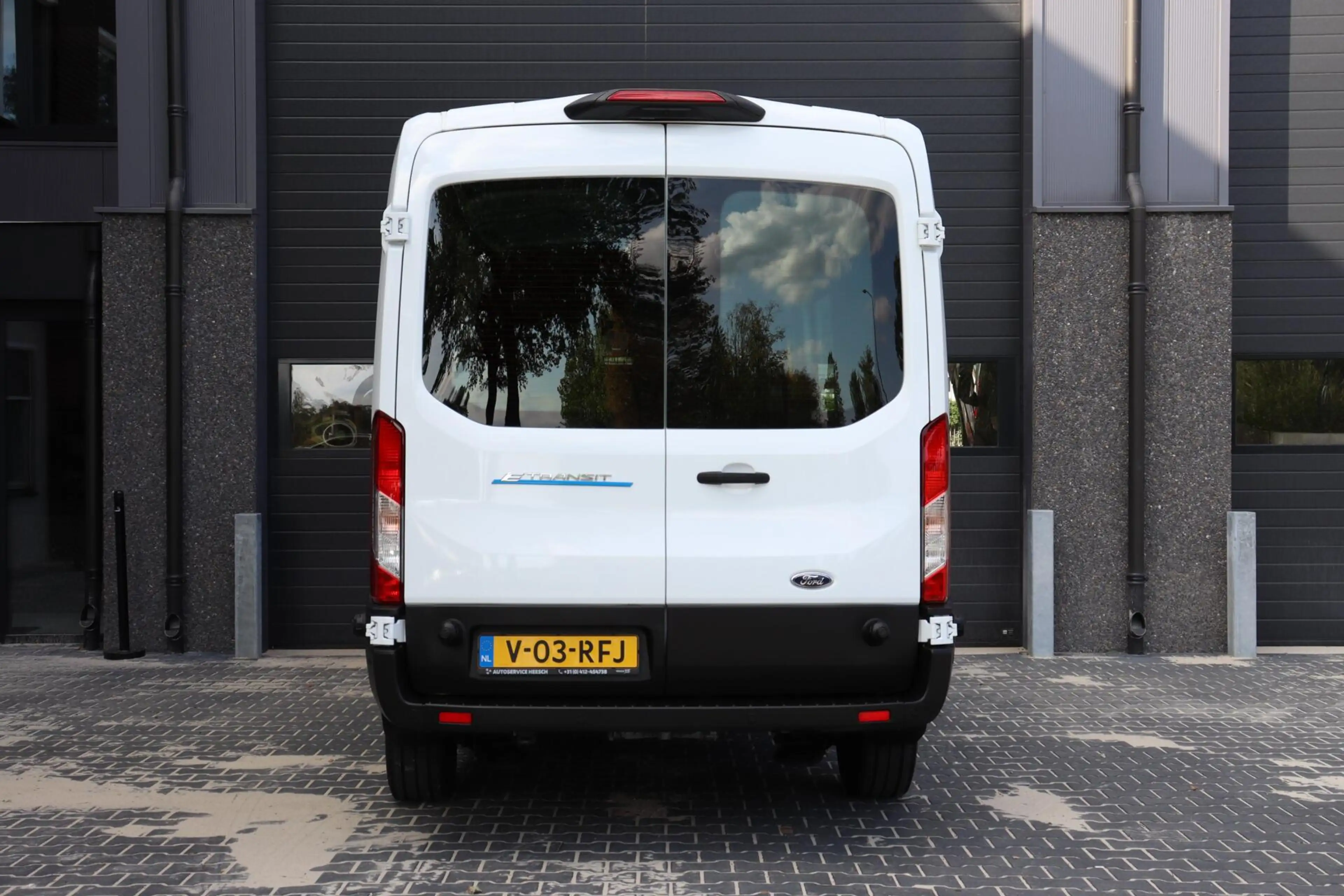 Ford E-Transit 350 L3H2 68 kWh l NAVI l CAMERA l ACC l CARPLAY — photo 14