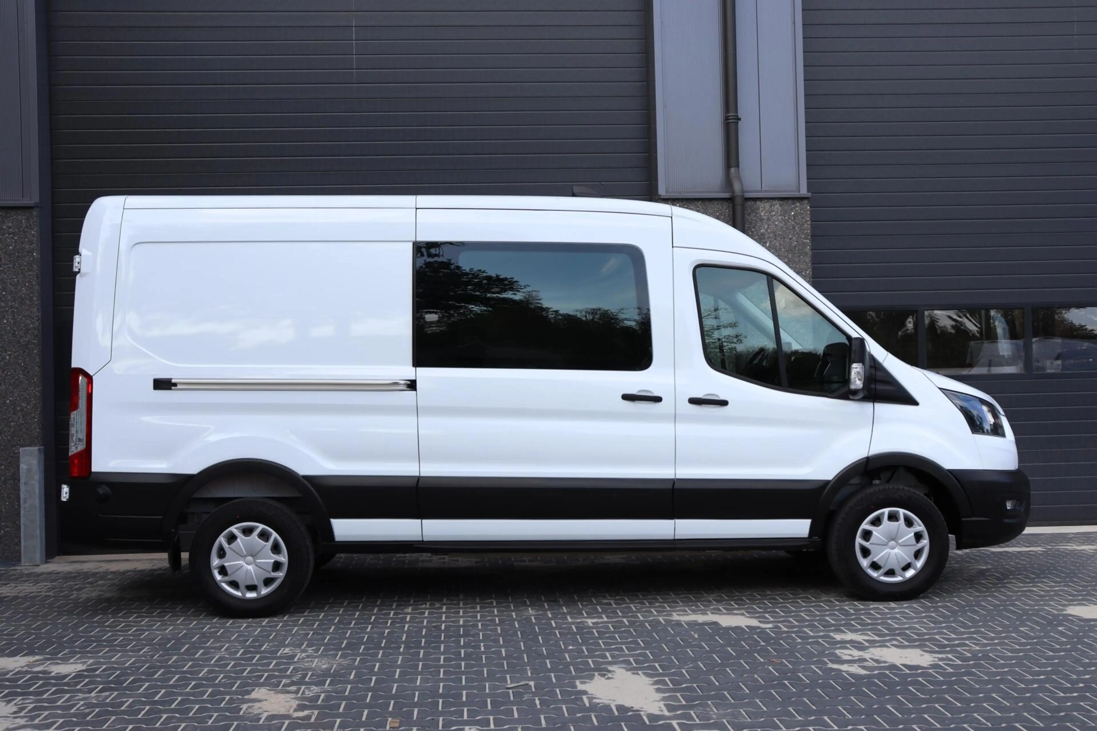 Ford E-Transit 350 L3H2 68 kWh l NAVI l CAMERA l ACC l CARPLAY — photo 12