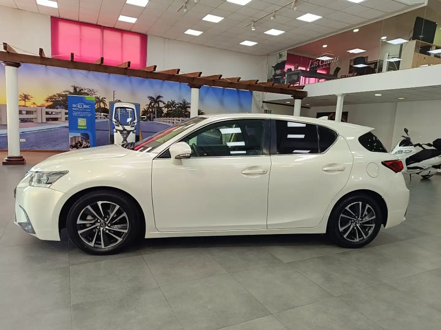 Lexus CT 200h Business Weiß - 2