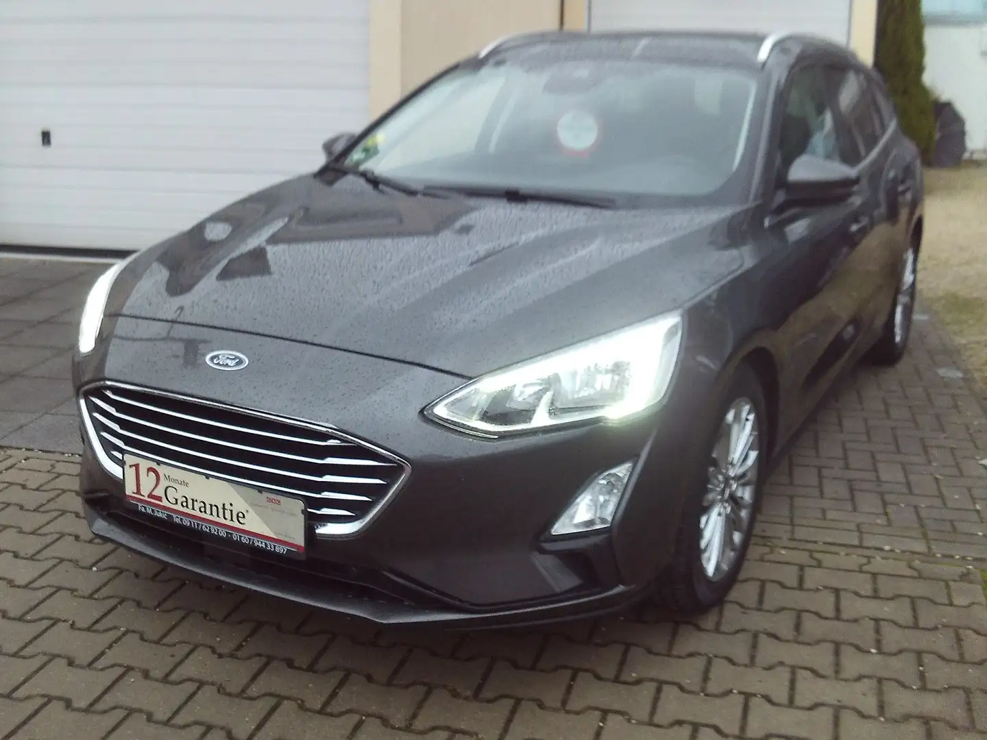 Ford Focus Turnier Titanium Gris - 1