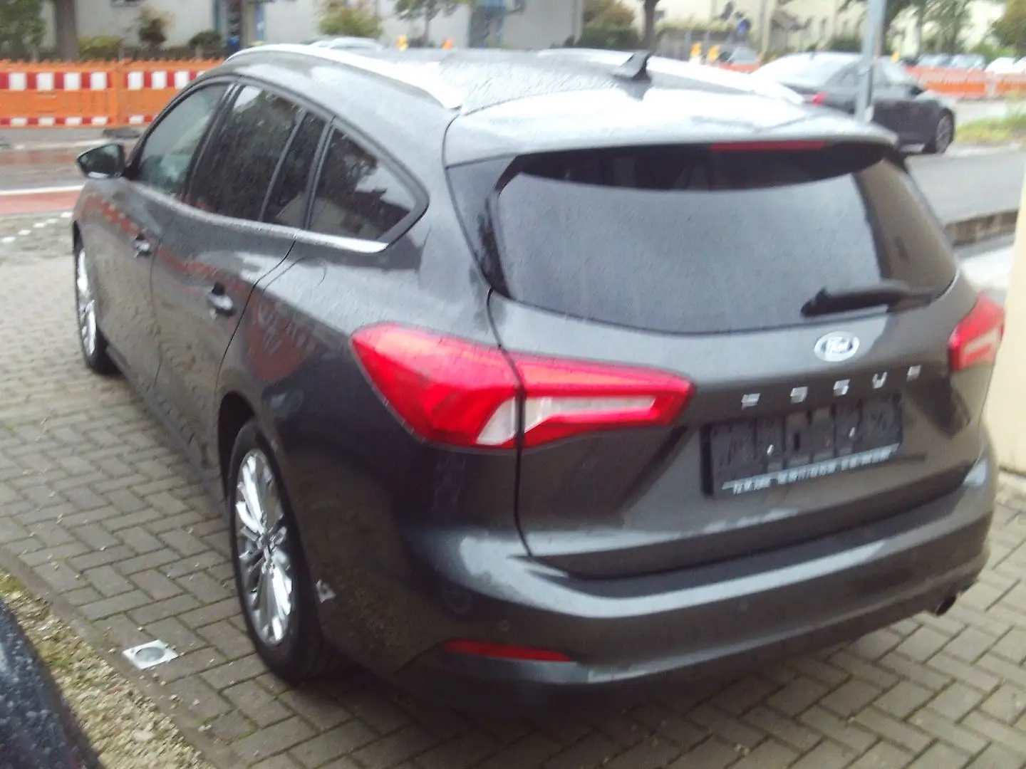 Ford Focus Turnier Titanium Gris - 2