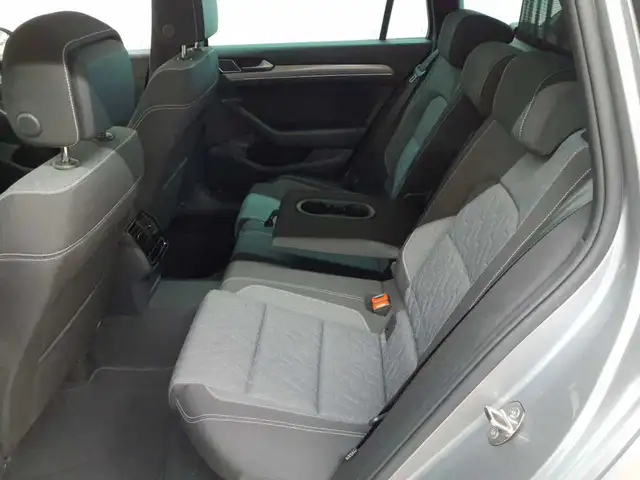 Volkswagen Passat view 14