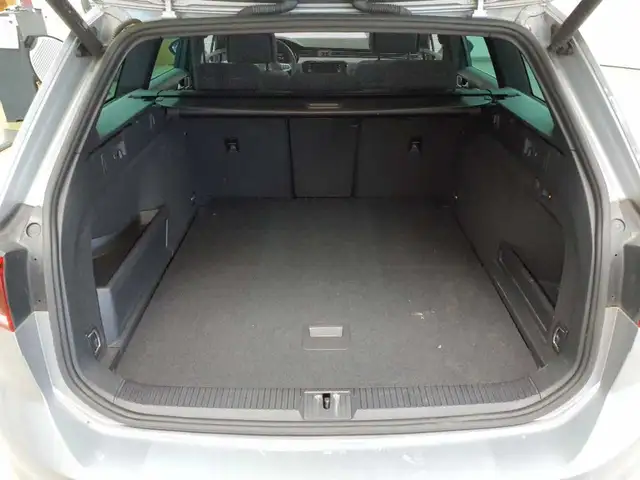 Volkswagen Passat view 15