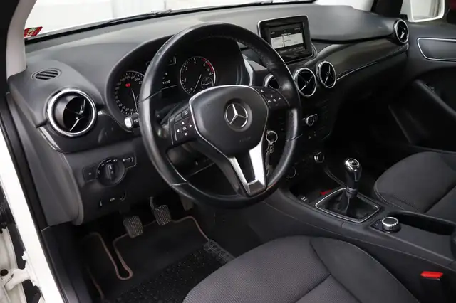 Mercedes-Benz B-Class view 16