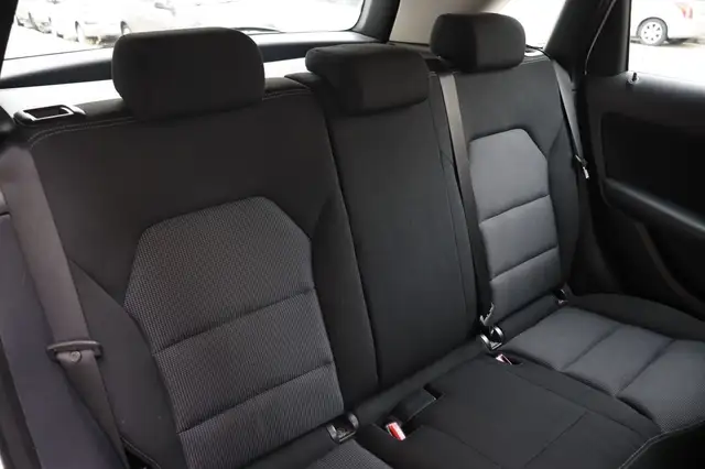 Mercedes-Benz B-Class view 12