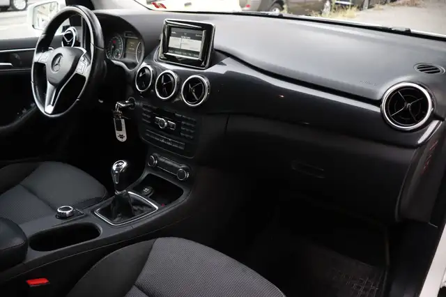 Mercedes-Benz B-Class view 6