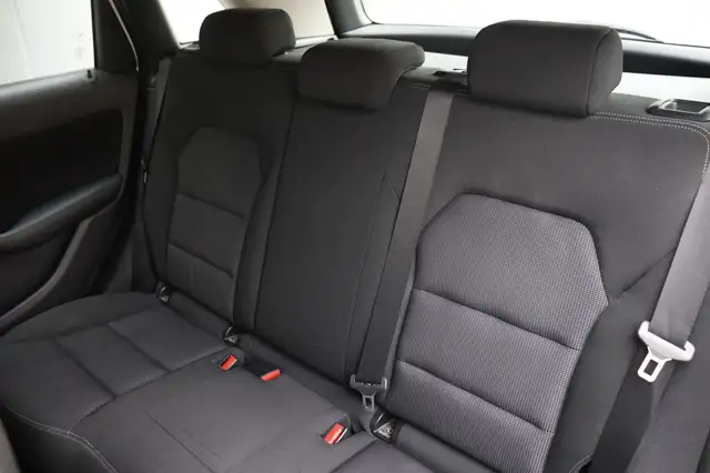 Mercedes-Benz B-Class view 3