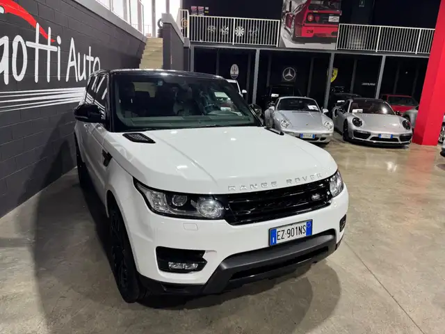 Land Rover Range Rover Sport view 2