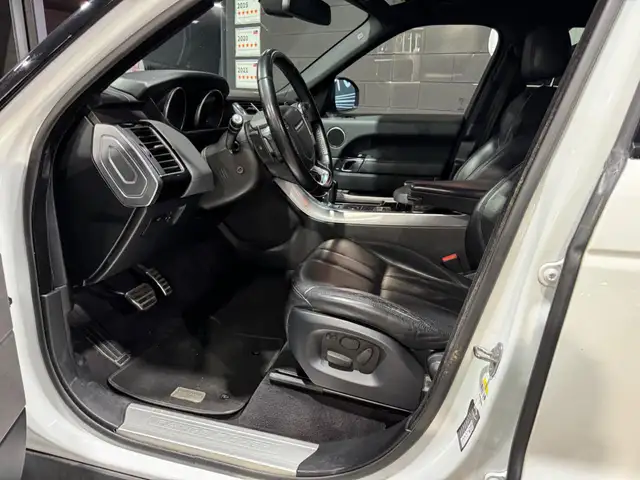 Land Rover Range Rover Sport view 11