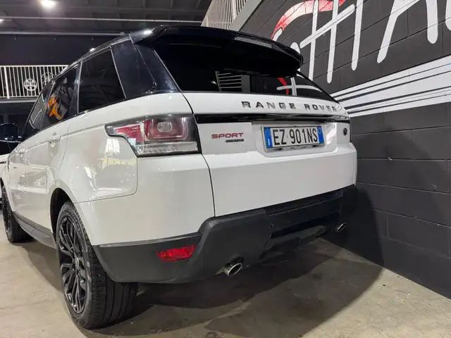 Land Rover Range Rover Sport view 9