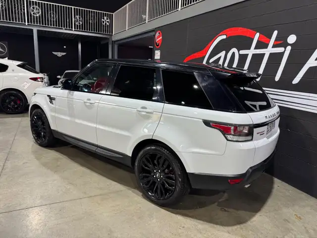 Land Rover Range Rover Sport view 3