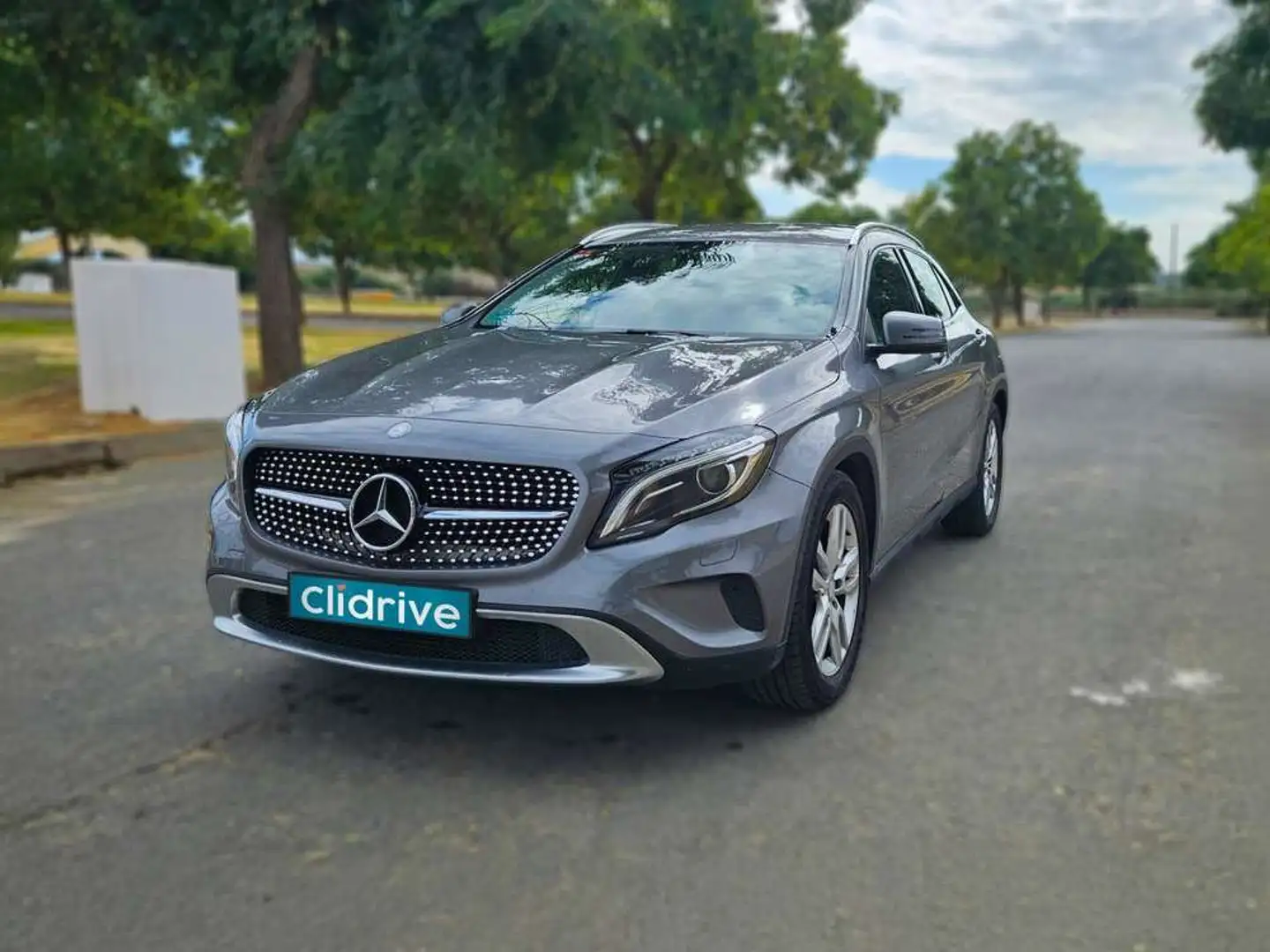 Mercedes-Benz GLA 200 200CDI Urban Gris - 2