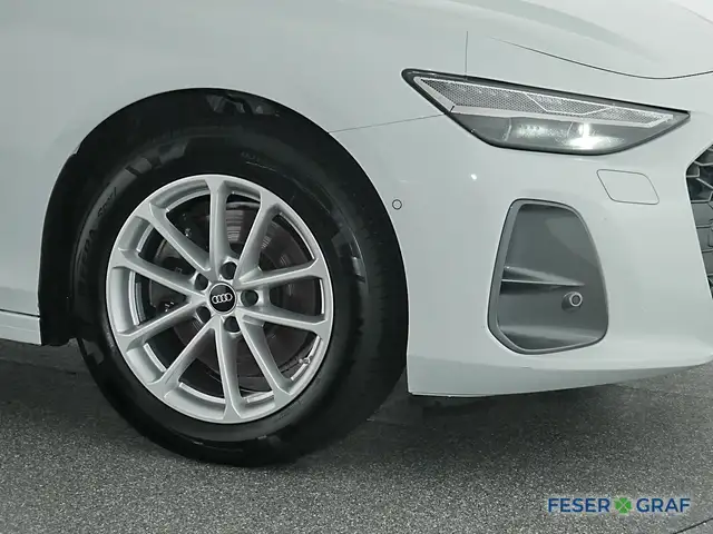 Audi A6 view 12