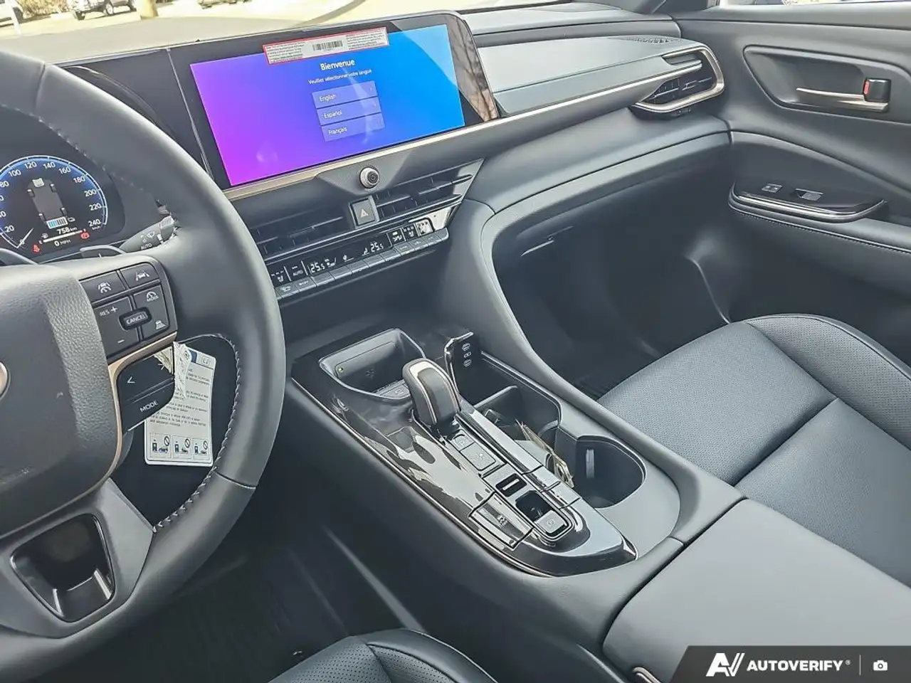 Toyota Crown снимка Toyota Crown