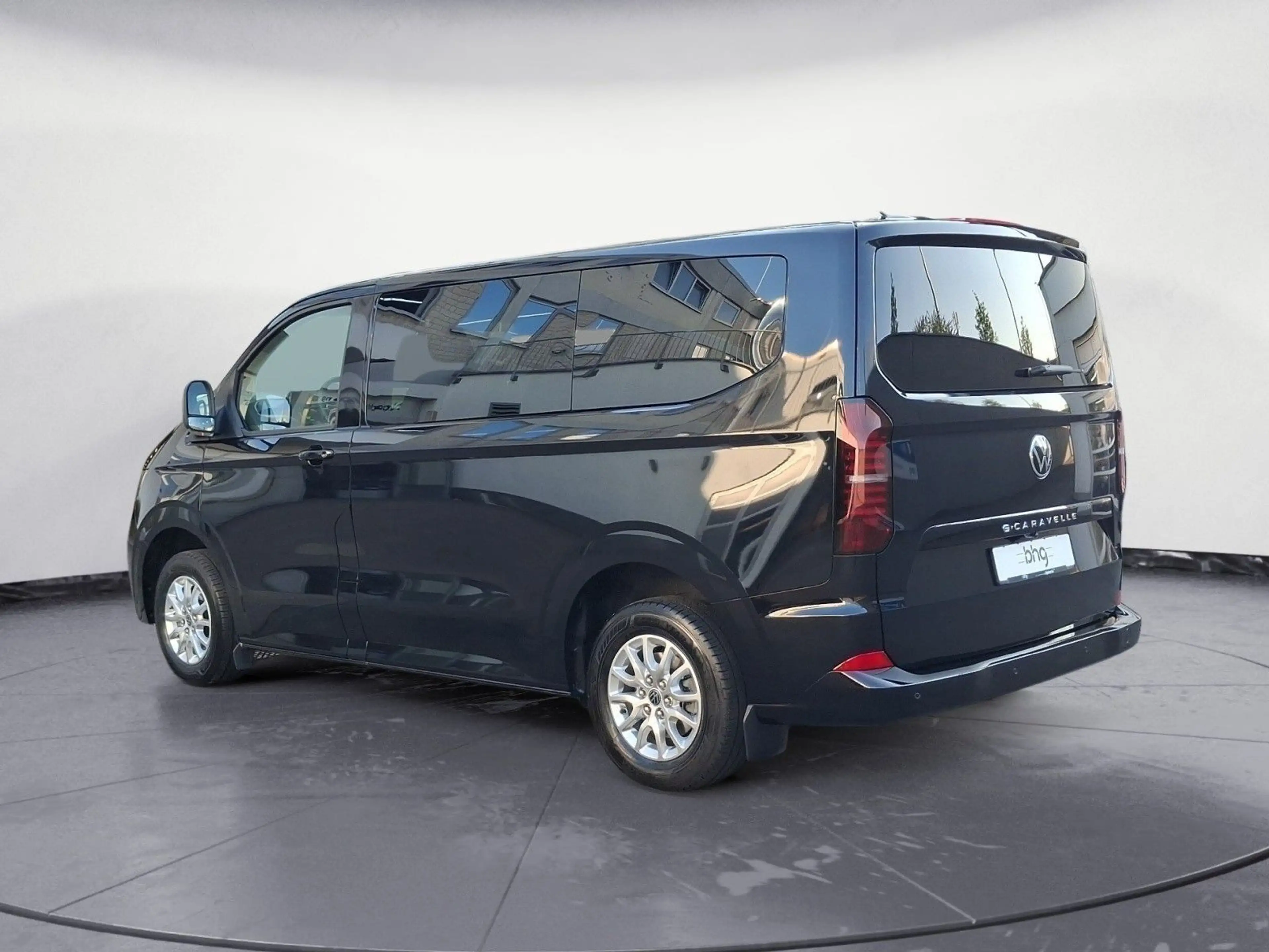 Volkswagen T7 Caravelle Life BEV 1-Gang Radst . 3100 mm — photo 3