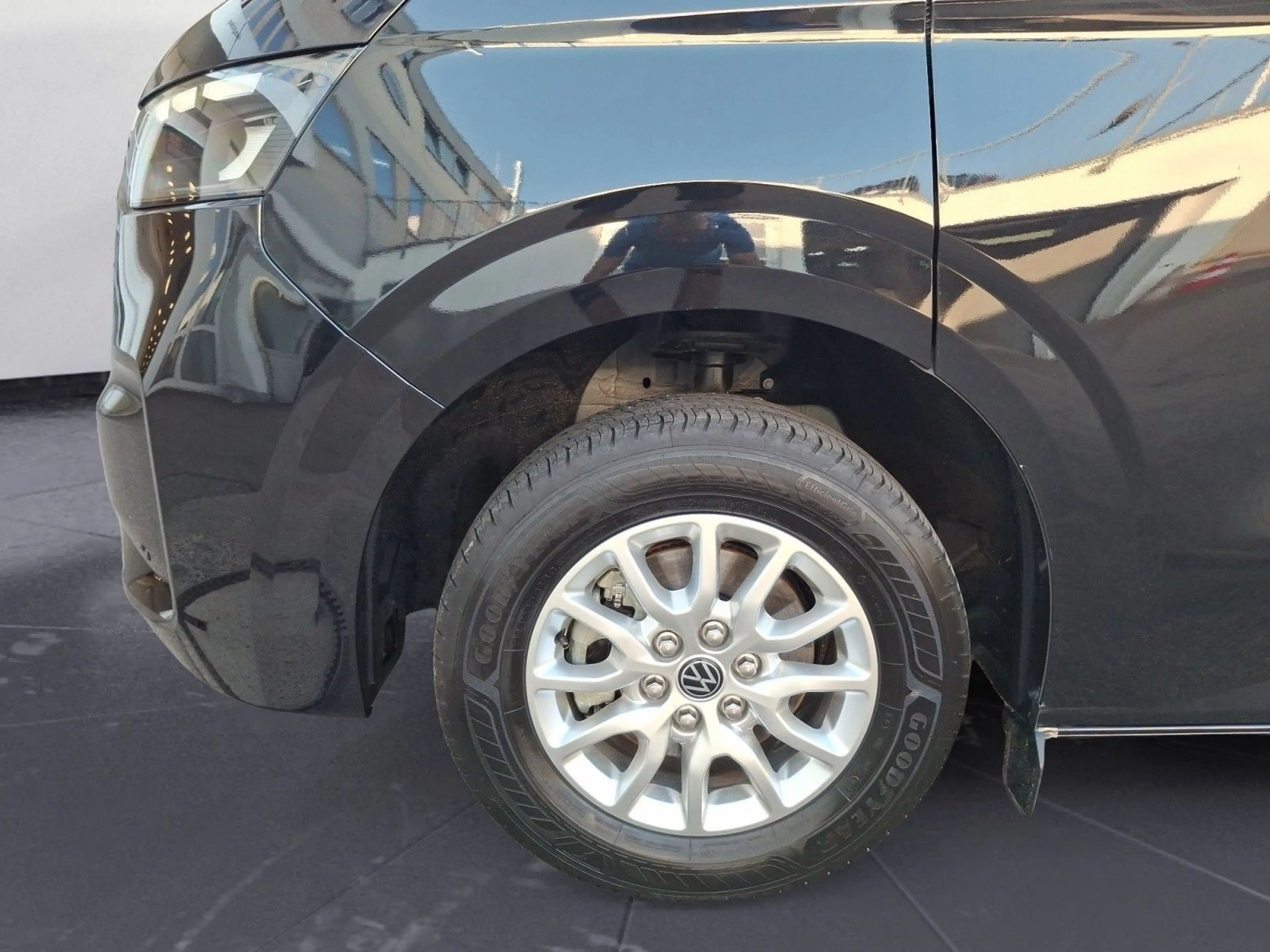 Volkswagen T7 Caravelle Life BEV 1-Gang Radst . 3100 mm — photo 6