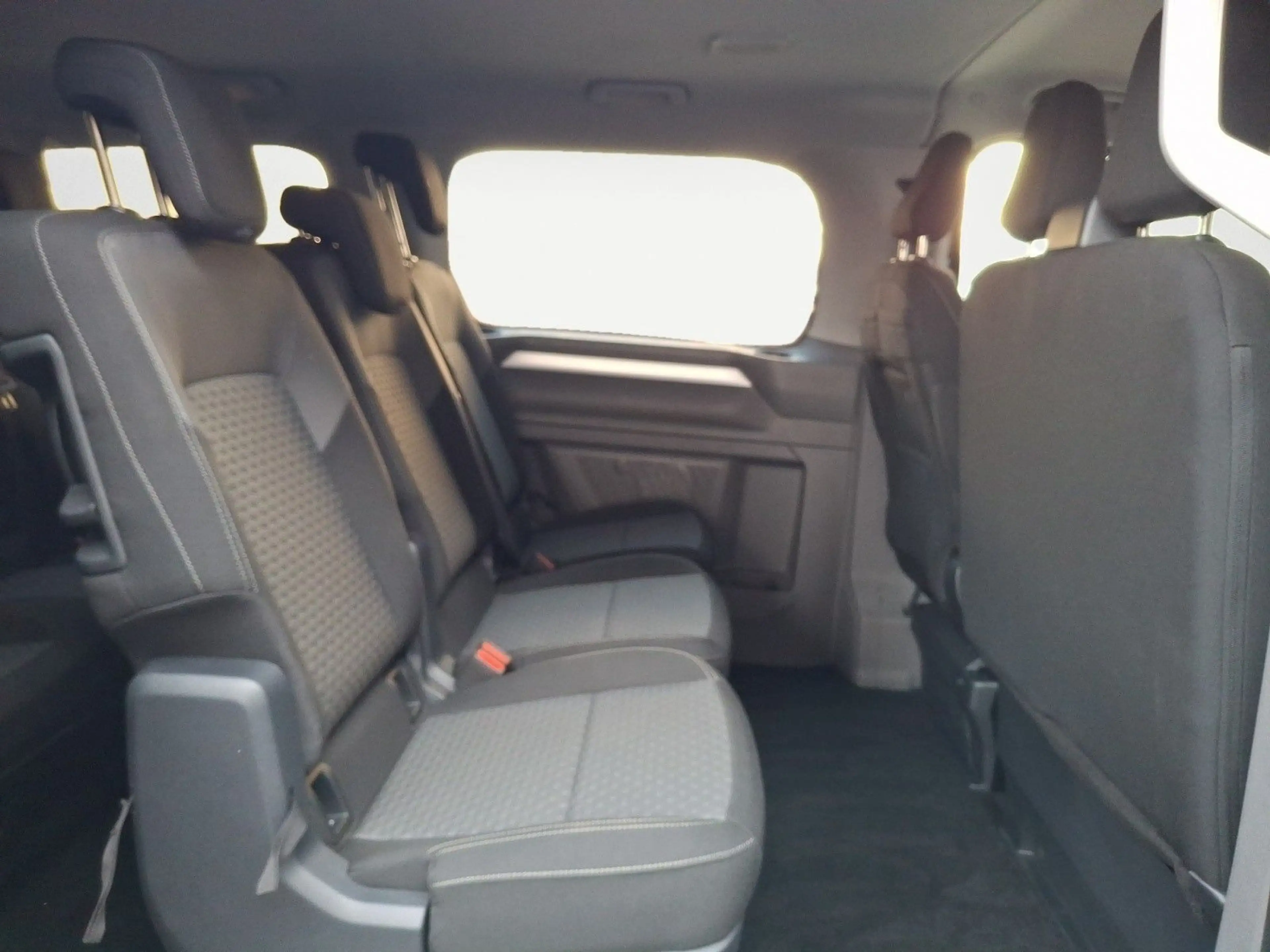Volkswagen T7 Caravelle Life BEV 1-Gang Radst . 3100 mm — photo 13