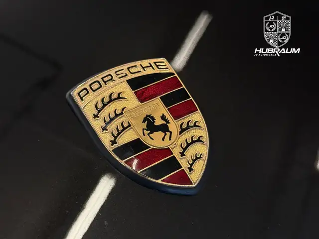 Porsche 911 view 15