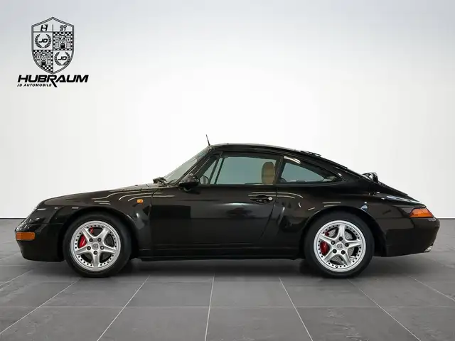Porsche 911 view 8