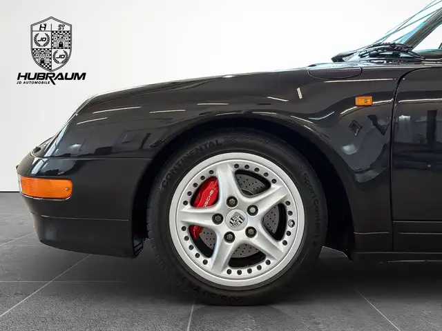 Porsche 911 view 10