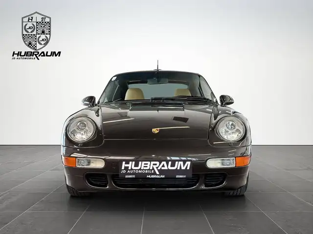 Porsche 911 view 2