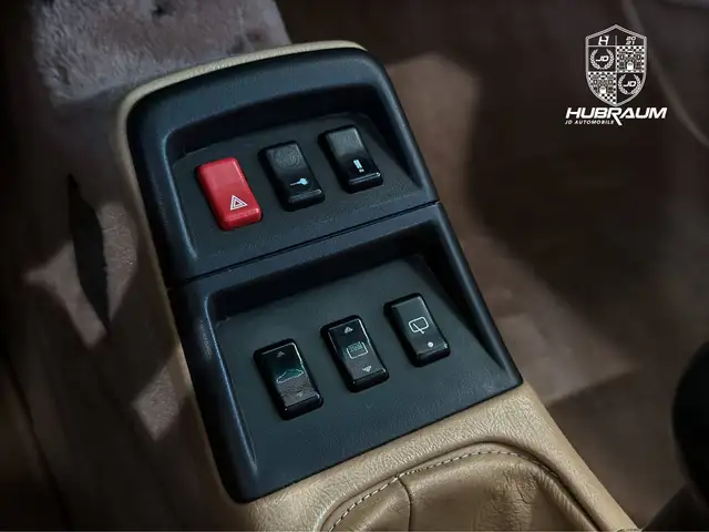 Porsche 911 view 30