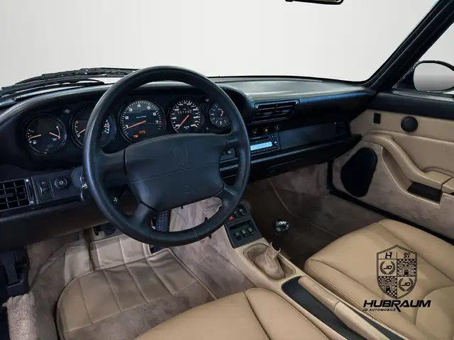 Porsche 911 view 17