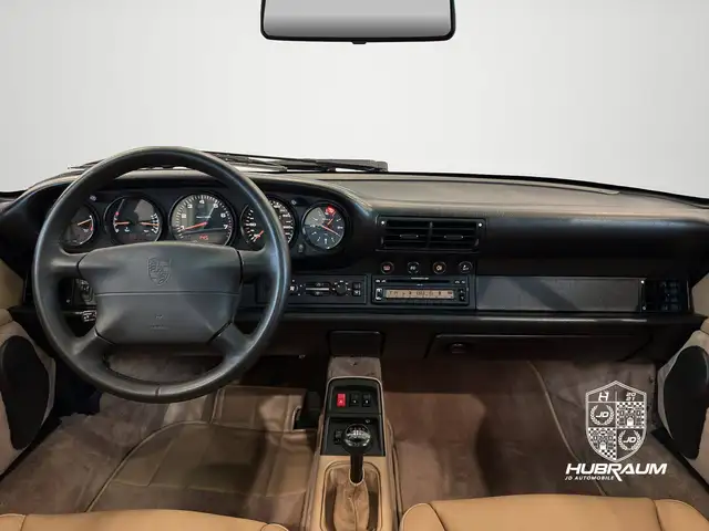 Porsche 911 view 22